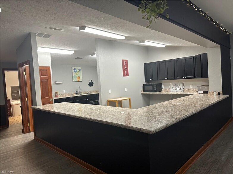 More Photos Of 7041 State Route 800 SE, Uhrichsville Loft Creative Space For Sale