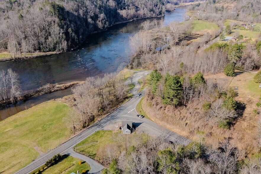 More Photos Of 12 Scenic Rd, Fries General Retail For Sale