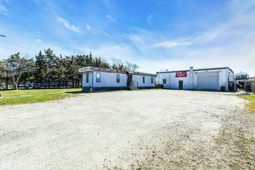 More Photos Of 62 Campbell St, Patchogue Industrial For Sale