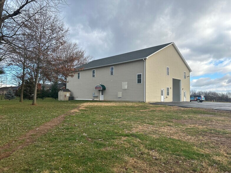 More Photos Of 6008 Fair Oaks Dr, Frederick Flex For Lease