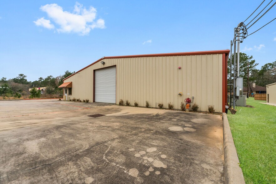 More Photos Of 28925 Nichols Sawmill Rd, Magnolia Warehouse For Lease