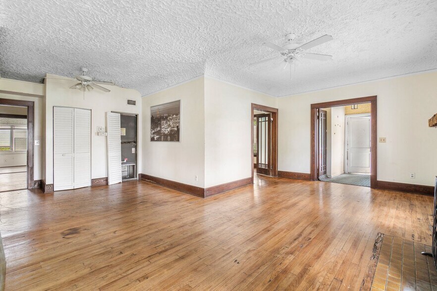 More Photos Of 402 N Federal Hwy, Lake Worth Apartments For Sale