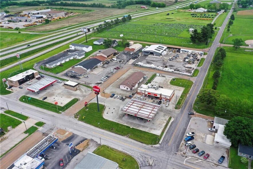 More Photos Of 103 Ne 2nd St, Concordia Restaurant For Sale