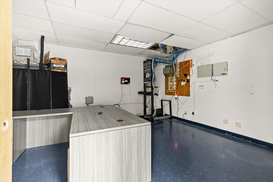 More Photos Of 617 Mulberry St, Elizabethtown Office For Sale