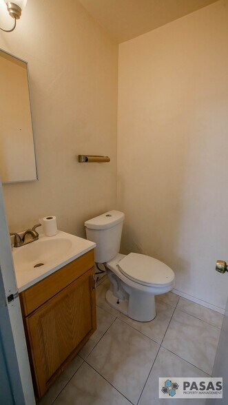 More Photos Of 3016-3018 Garrison St., San Diego Storefront Retail Office For Lease