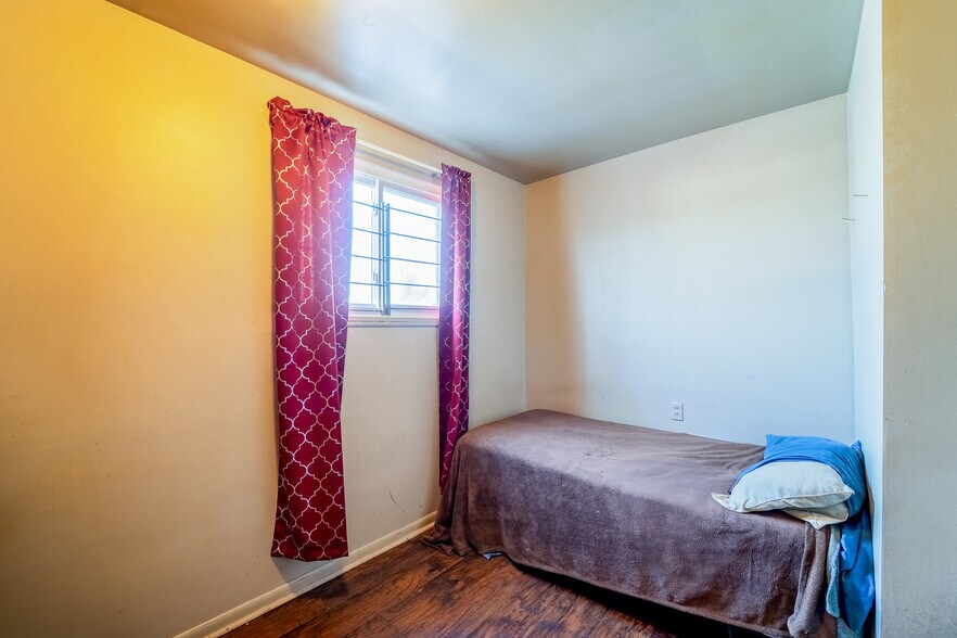 More Photos Of 19430 W Warren Ave, Detroit Specialty For Sale