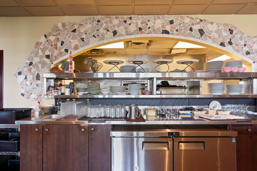 More Photos Of 824 Paul Bunyan, Bemidji Restaurant For Sale