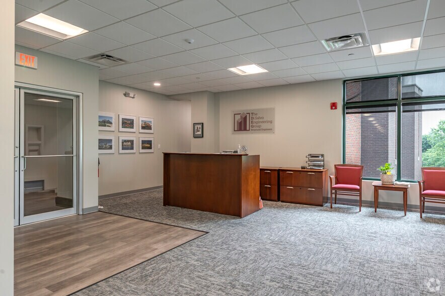 More Photos Of 93 Lake Ave, Danbury Office For Lease