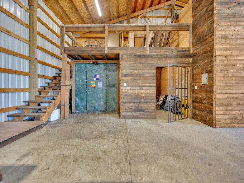 More Photos Of 44434 SE Coalman Rd, Sandy Light Manufacturing For Sale