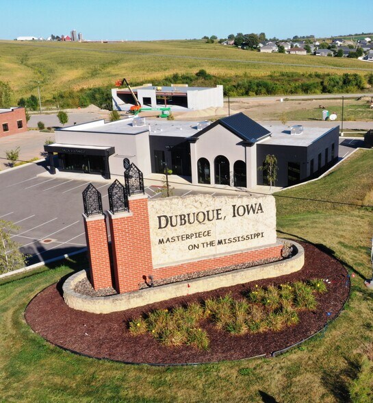 More Photos Of 6689 Boulder Brook Ct, Dubuque Medical For Lease