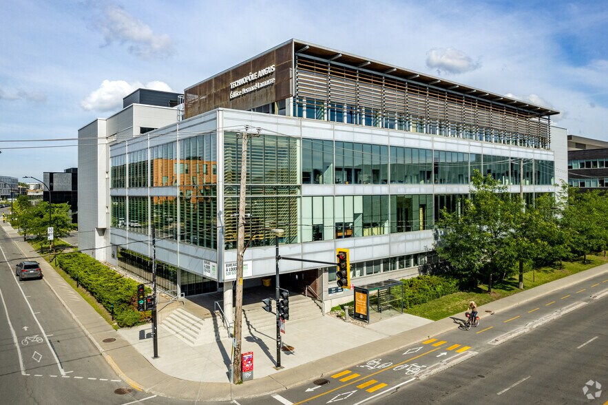 More Photos Of 2600 Rue William Tremblay, Montréal Unknown For Lease