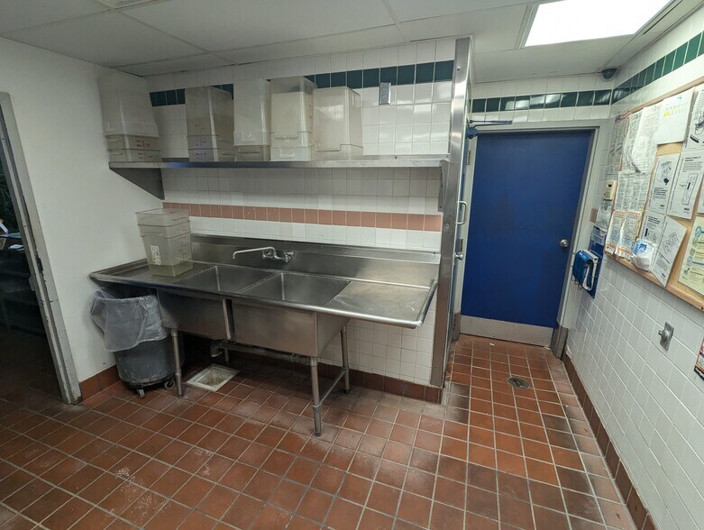 More Photos Of 2418 Canton Rd, Marietta Restaurant For Sale