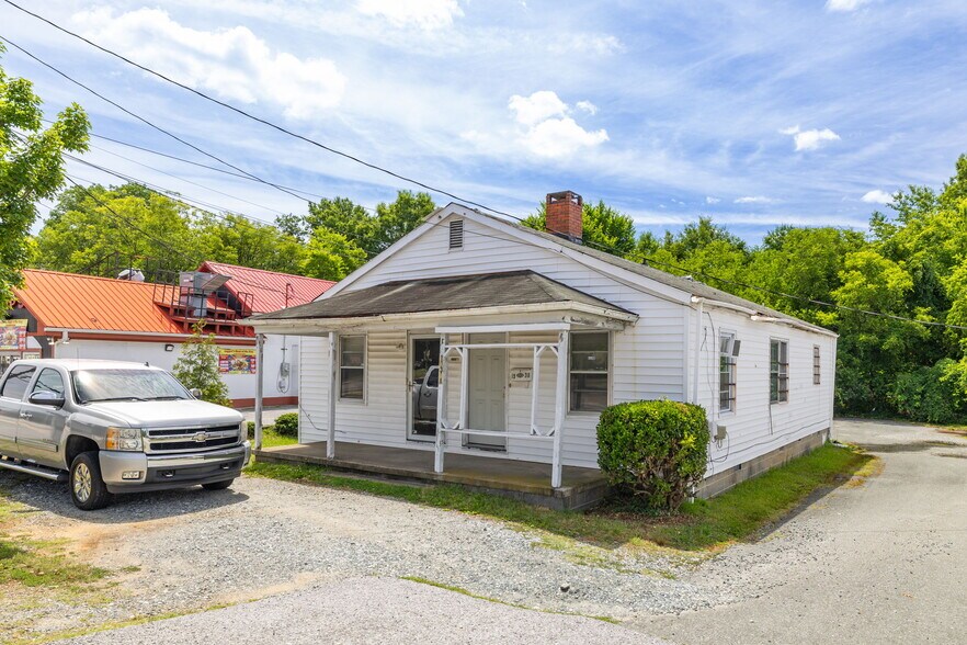 More Photos Of 1938 E Market St, Greensboro Office For Sale