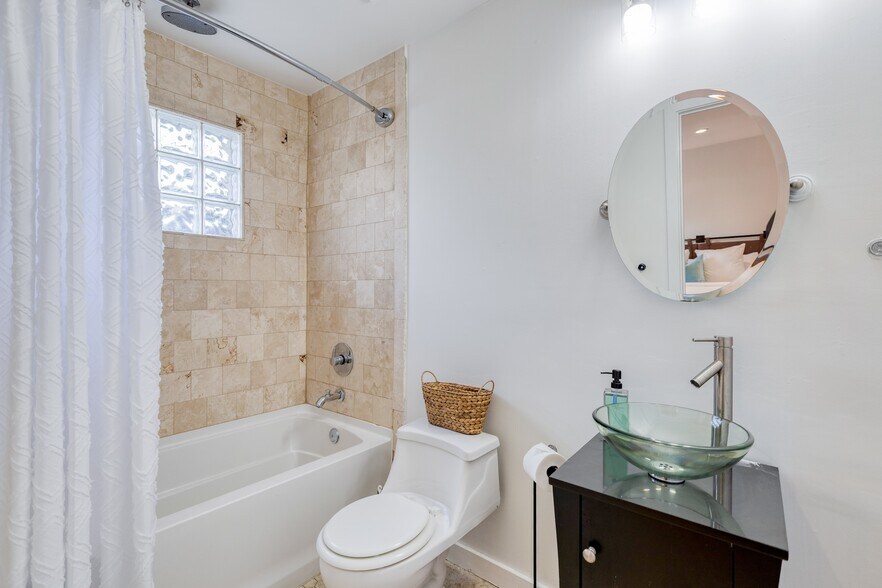 More Photos Of 2526 Durwood St, Austin Apartments For Sale