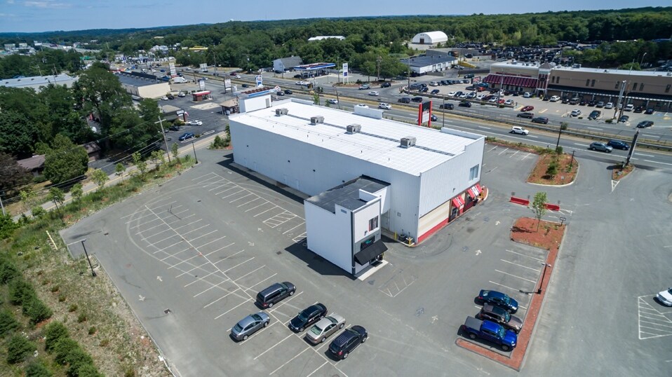 More Photos Of 130 Newbury St, Peabody Storefront For Lease