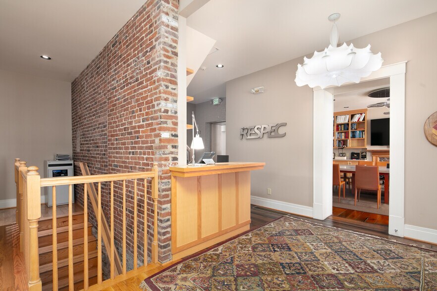 More Photos Of 146 E Third St, Lexington Office For Lease