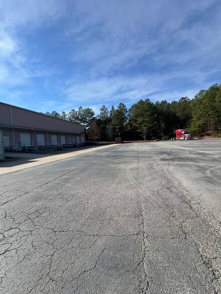 More Photos Of 4907 Golden Pky, Buford Warehouse For Lease