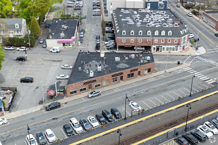 More Photos Of 41-47 High St, Reading Restaurant For Lease