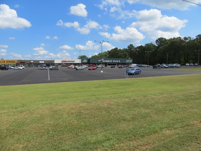 More Photos Of 853 Highway 35 N, Forest Unknown For Lease