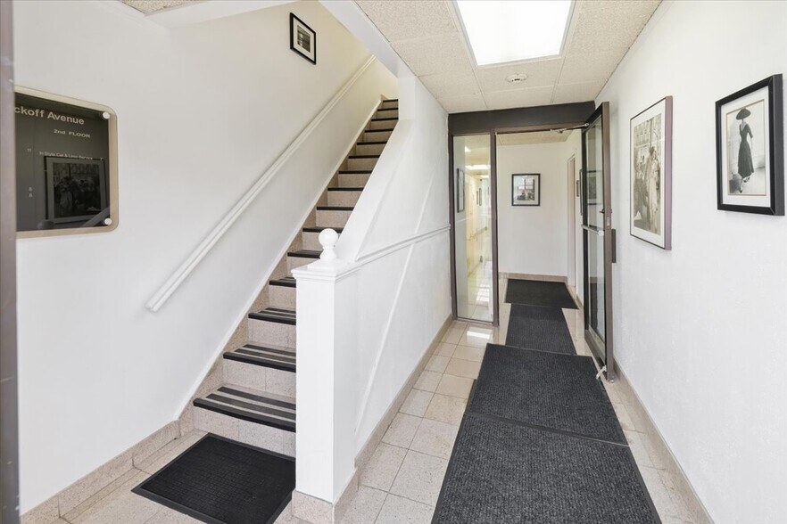 More Photos Of 24 Wyckoff Ave, Waldwick Medical For Sale