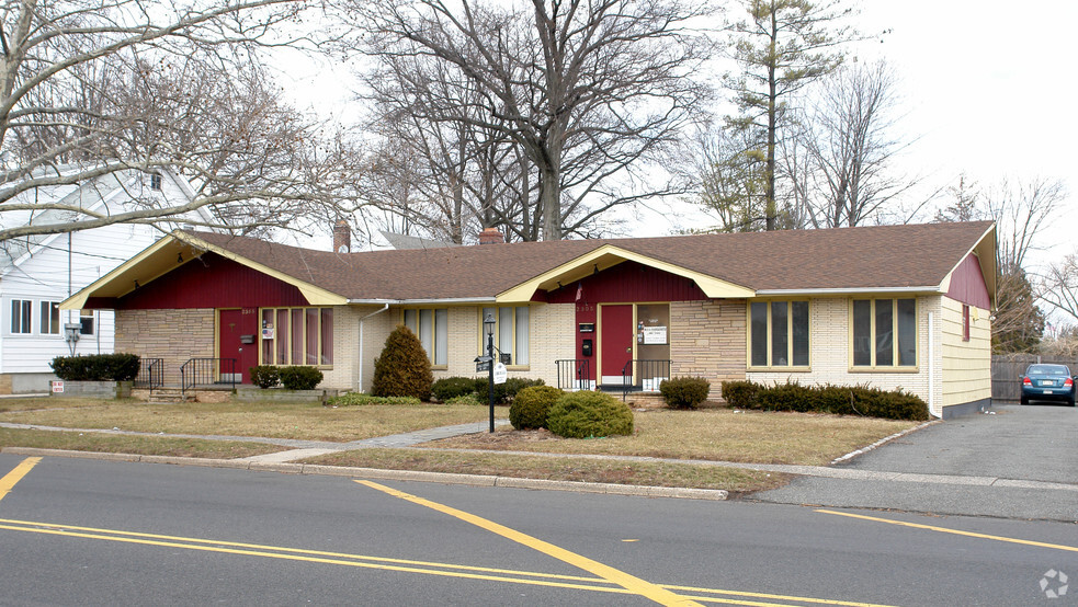 Primary Photo Of 2305 N Wood Ave, Roselle Medical For Lease