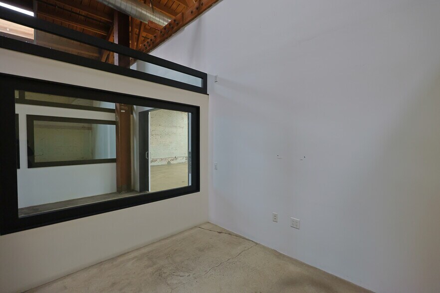 More Photos Of 2014-2022 E 7th St, Los Angeles Office For Lease
