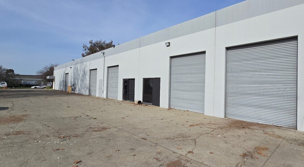 More Photos Of 23978 Connecticut St, Hayward Warehouse For Sale