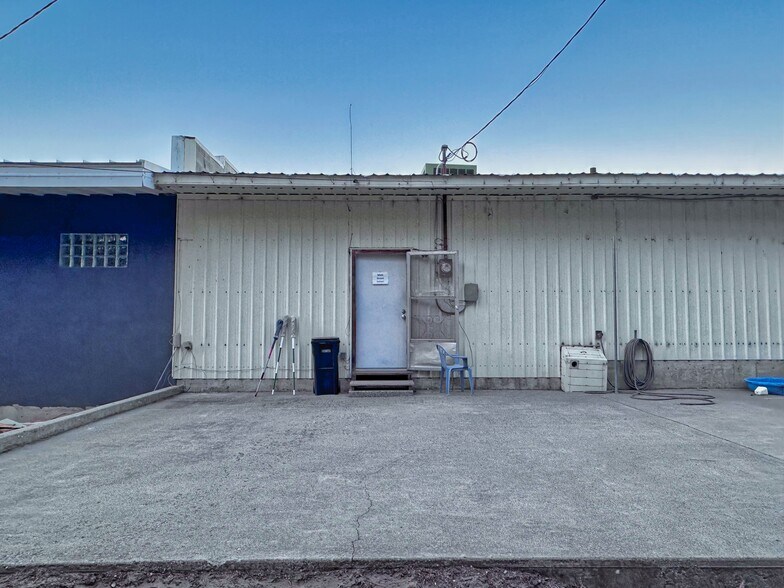 More Photos Of 217 Main St, Grand Coulee Flex For Sale