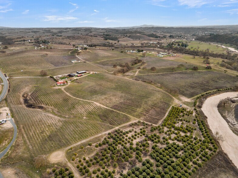 More Photos Of 4295 Union Rd, Paso Robles Winery Vineyard For Sale