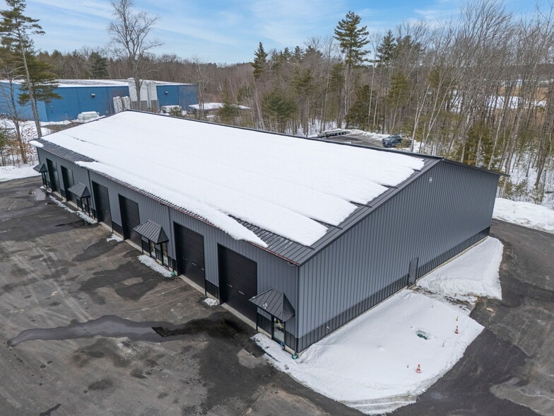 More Photos Of 32 London Ln, Seabrook Warehouse For Lease