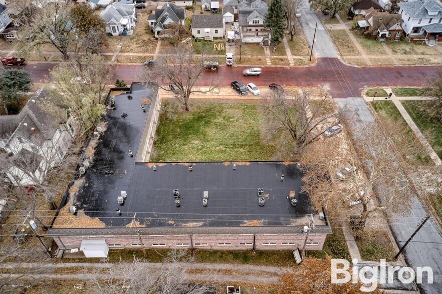 More Photos Of 525 I St, Fairbury Apartments For Sale