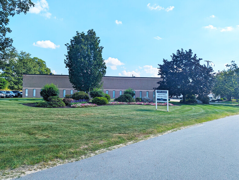 Primary Photo Of 17 Hampshire Dr, Hudson Light Manufacturing For Lease