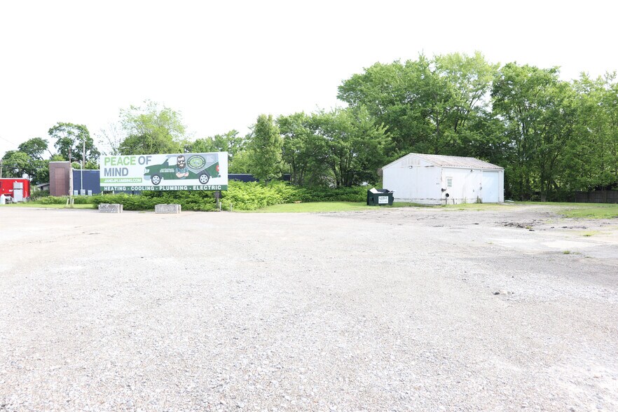 More Photos Of 1475 Massillon Rd, Akron Convenience Store For Lease