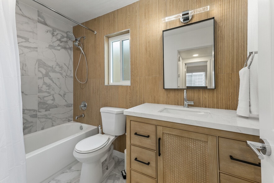 More Photos Of 813 Isthmus Ct, San Diego Apartments For Sale