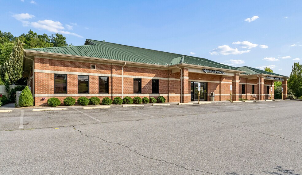 More Photos Of 26208 Lee Hwy, Abingdon Medical For Lease
