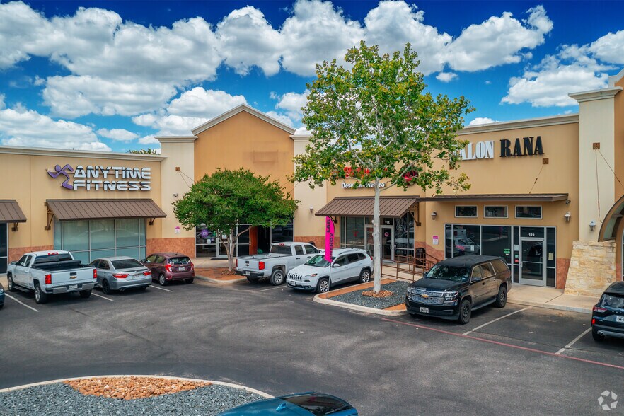 More Photos Of 8202 N Loop 1604 W, San Antonio General Retail For Lease