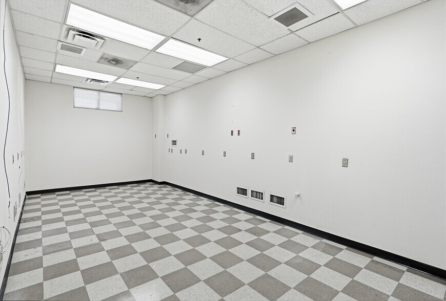More Photos Of 2425 Ridgecrest Dr SE, Albuquerque Medical For Lease