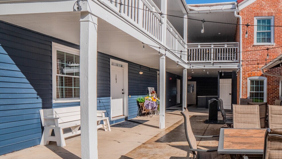 More Photos Of 208-210 Wharf St, Hermann Hospitality For Sale