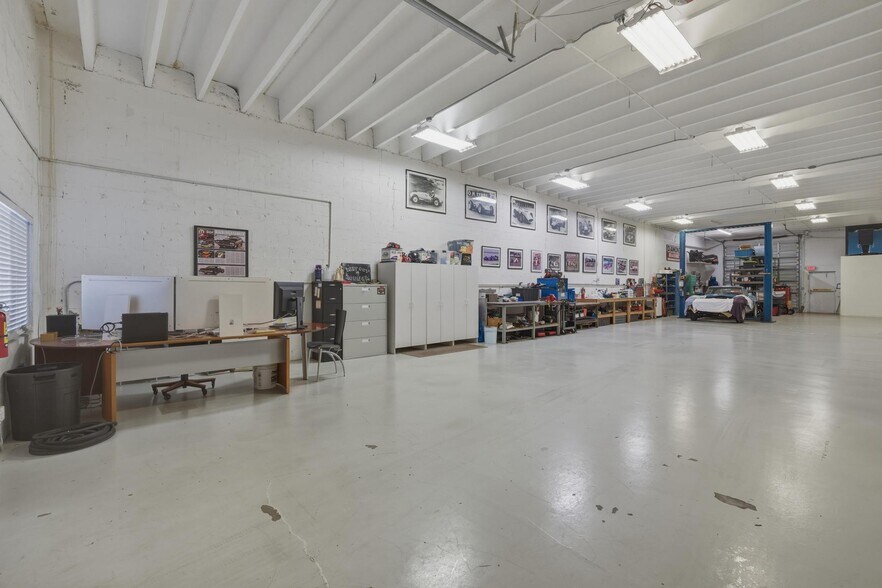 More Photos Of 1210 NE 8th Ave, Fort Lauderdale Warehouse For Sale