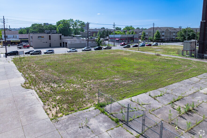 More Photos Of 430-440 E Broadway and Finzer, Louisville Land For Sale