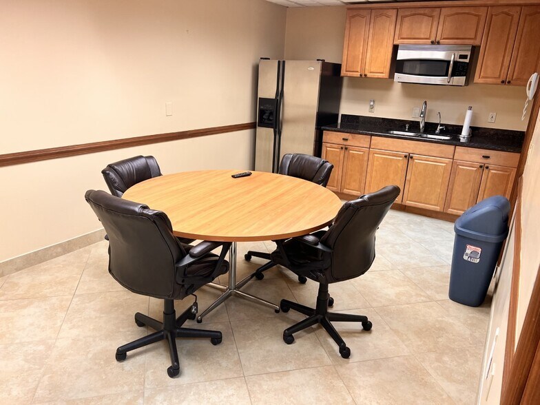 More Photos Of 2101 NW 33rd St, Pompano Beach Unknown For Lease