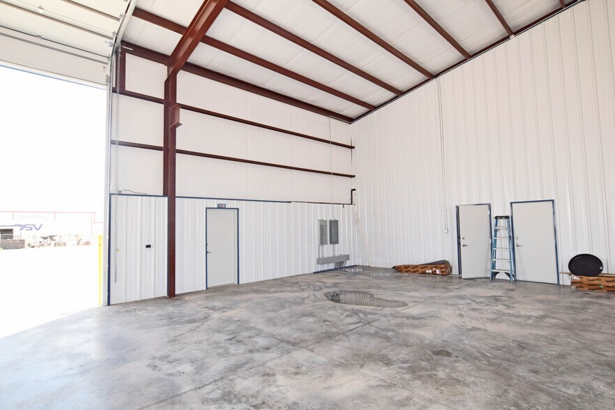 More Photos Of 8340 Boles Rd., Odessa Warehouse For Lease