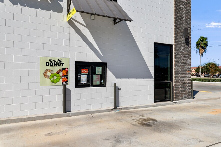 More Photos Of 5740 Ruben M Torres Blvd, Brownsville Freestanding For Lease