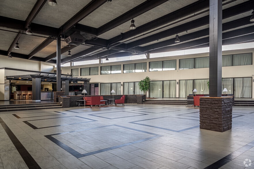 More Photos Of 925 Highway 332, Lake Jackson Hotel For Sale