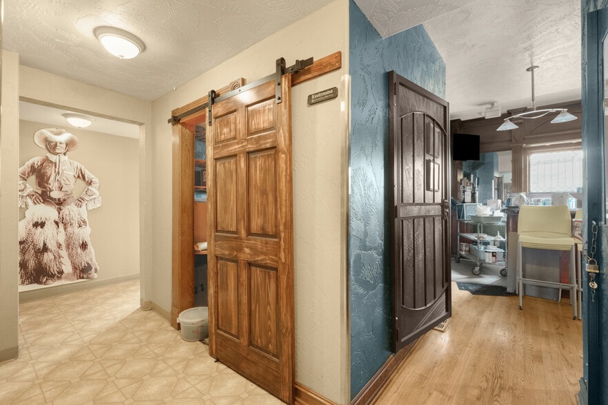 More Photos Of 233 SE 4th St, Pendleton Restaurant For Sale