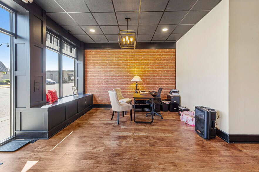 More Photos Of 106 N Main St, Le Sueur Office Residential For Sale