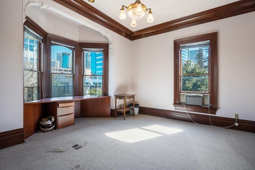 More Photos Of 653 11th St, Oakland Loft Creative Space For Sale
