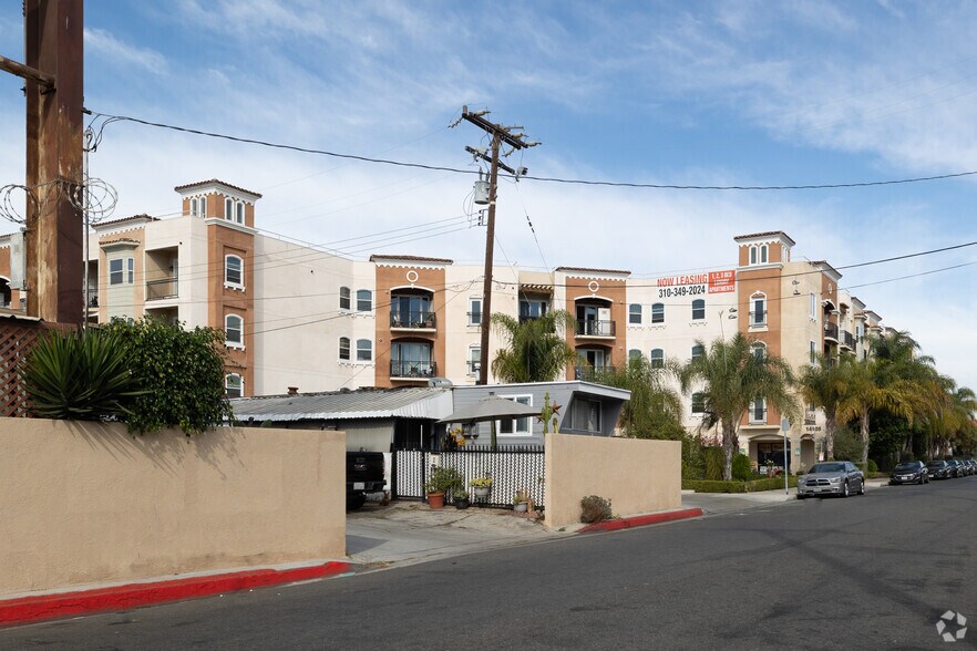More Photos Of 14105 Chadron Ave, Hawthorne Apartments For Lease