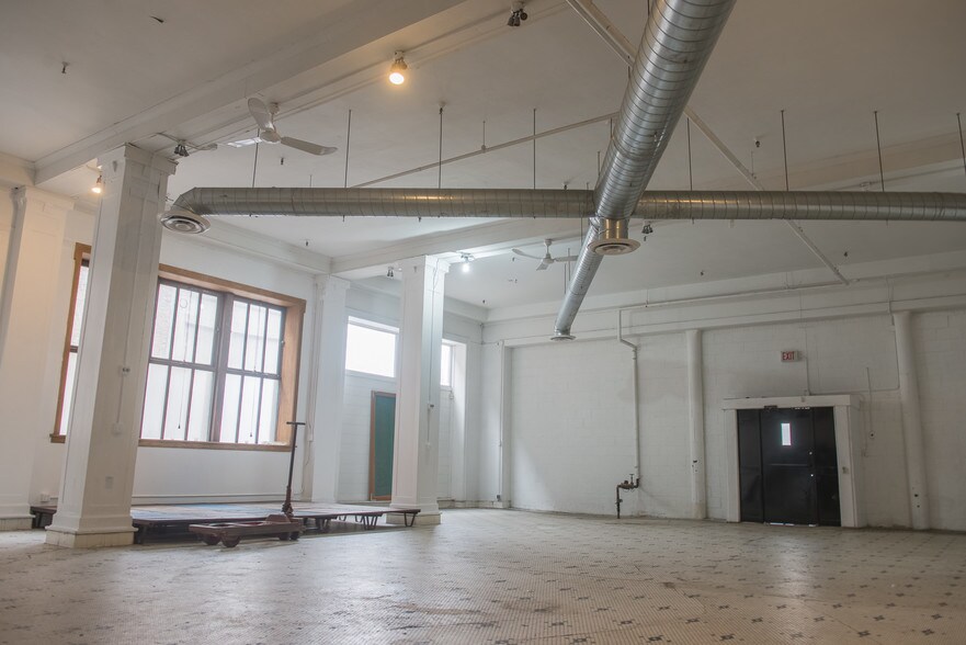 More Photos Of 2341-2345 S Michigan Ave, Chicago Loft Creative Space For Sale