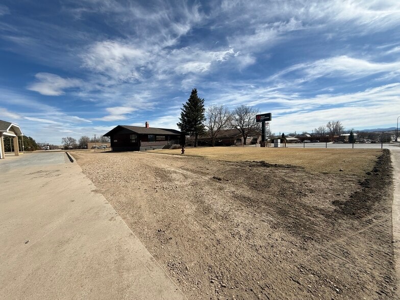 More Photos Of 35 5th Ave, Belle Fourche Office For Sale